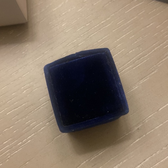 Mrs Box - Picture 5 of 5